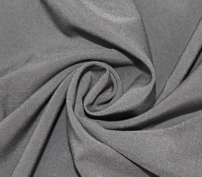 はさみ金材料のために通気性の灰色ポリエステル繭紬の生地の極度の柔らかくそして快適